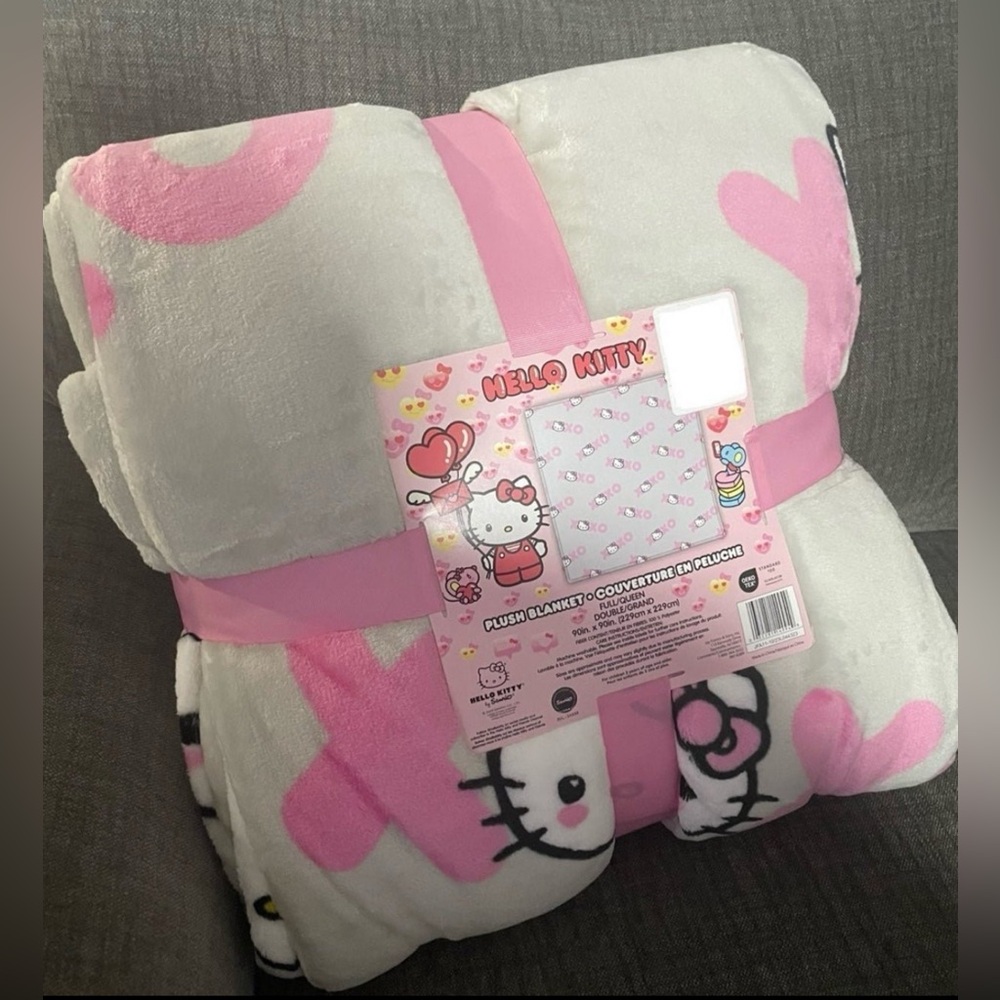 Hello Kitty Blanket XOXO grey‎ valentine- FULL/QUEEN